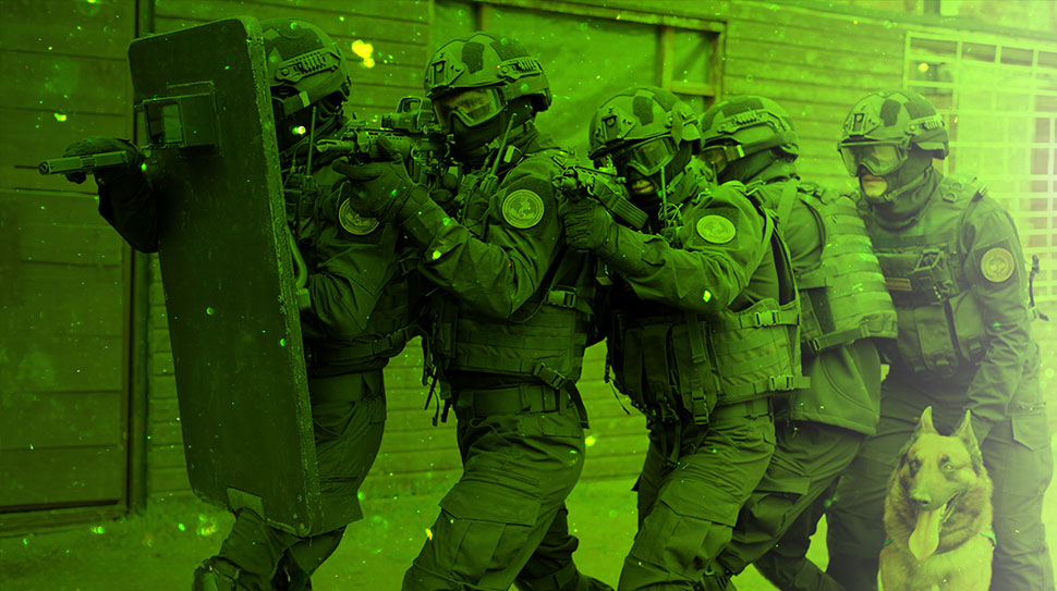 Uyuşturucu ticareti, yağma, dolandırıcılık ve çocuk istismarı gibi suçlardan aranan