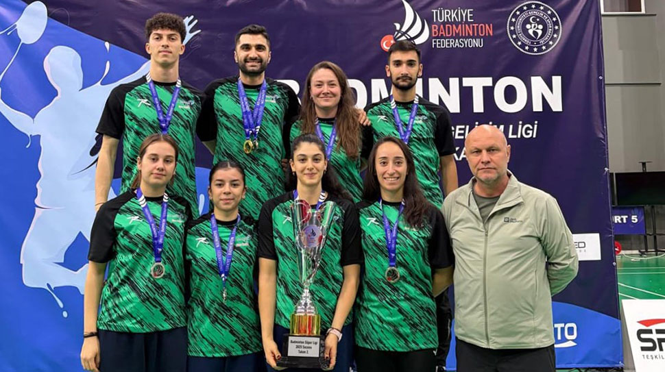 Erzincan’ın Türkiye Süper Ligleri’nde mücadele eden tek branşı olan badminton,
