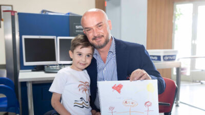 Cumhurbaşkanlığı’ndan Ulaştırma Bakanlığı’na uzanan geniş bürokrasi tecrübesiyle dikkat çeken Enes