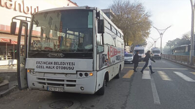 Erzincan Fevzipaşa Caddesi’nde, adliye karşısında meydana gelen trafik kazasında iki