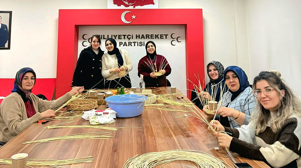 MHP Erzincan KAÇEP Başkanlığı tarafından düzenlenen atölye çalışmasında üretilen el