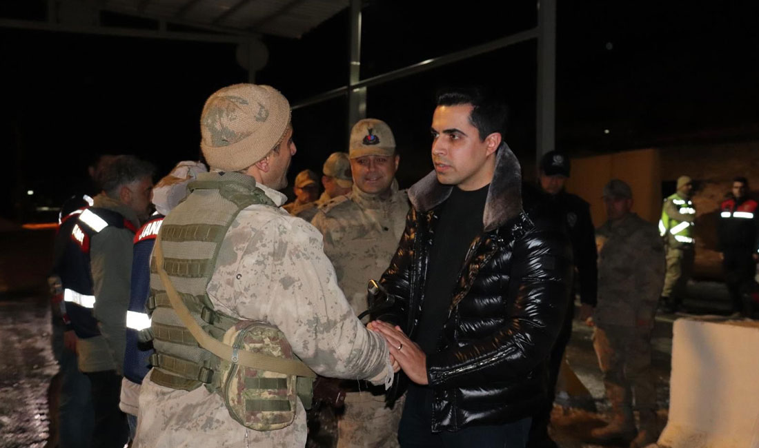 Kemah Kaymakamı Resul Tutay, yeni yıla görevi başında giren kamu