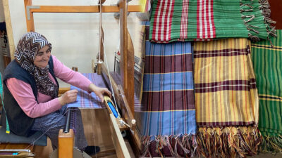 Erzincan’ın Kemaliye (Eğin) ilçesine özgü Gazenne dokuması, tamamen el tezgâhlarında