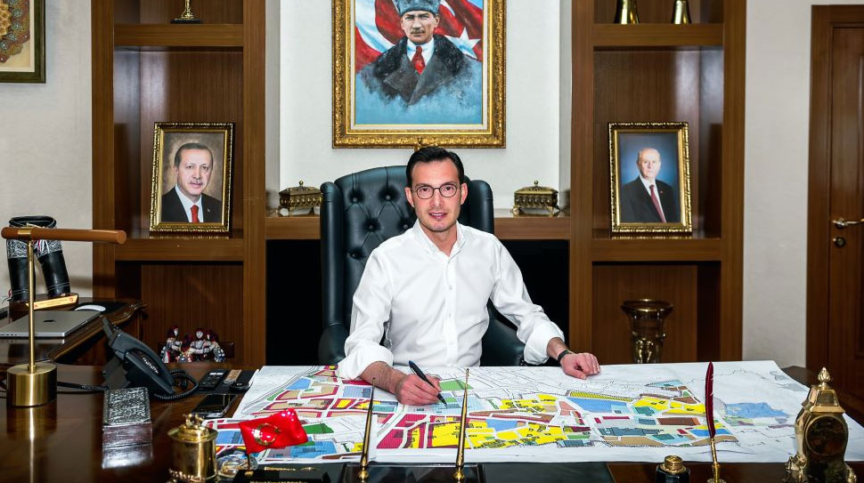 “Süper Vali” olarak tanınan Recep Yazıcıoğlu’nun oğlu olan Mehmet Kemal