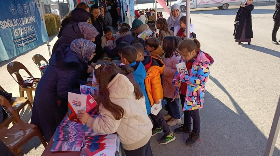 Erzincan İl Sağlık Müdürlüğü tarafından düzenlenen “Sağlıklı Çocuk Sağlıklı Gelecek”