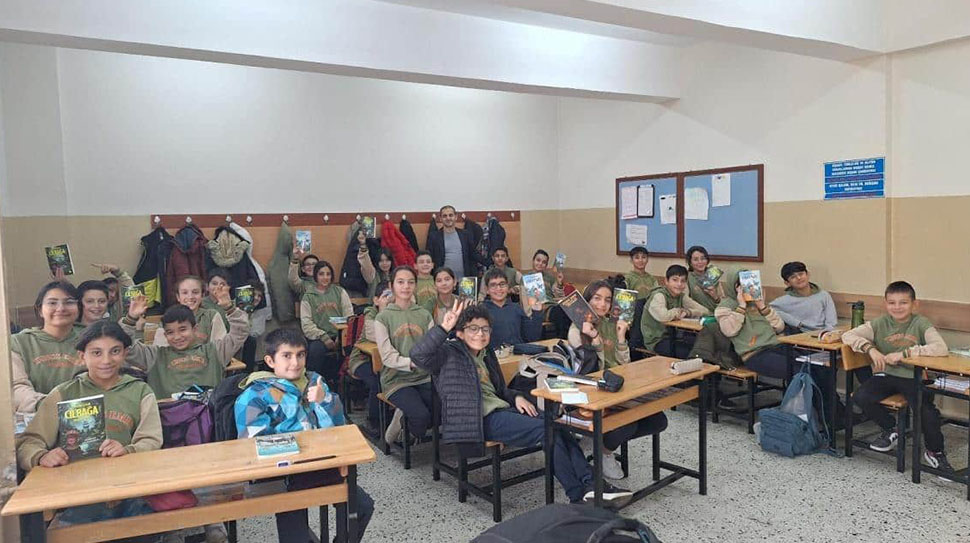 Erzincan Yunus Emre Ortaokulu 5/D ve 6/A sınıfı öğrencileri, Türkiye