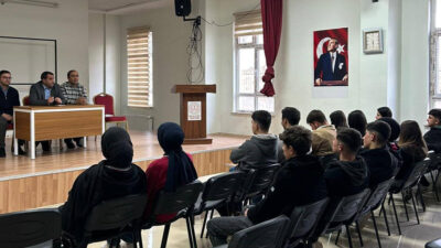 Üniversite sınavlarına hazırlanan 12. sınıf öğrencilerinin akademik başarılarını artırmak ve