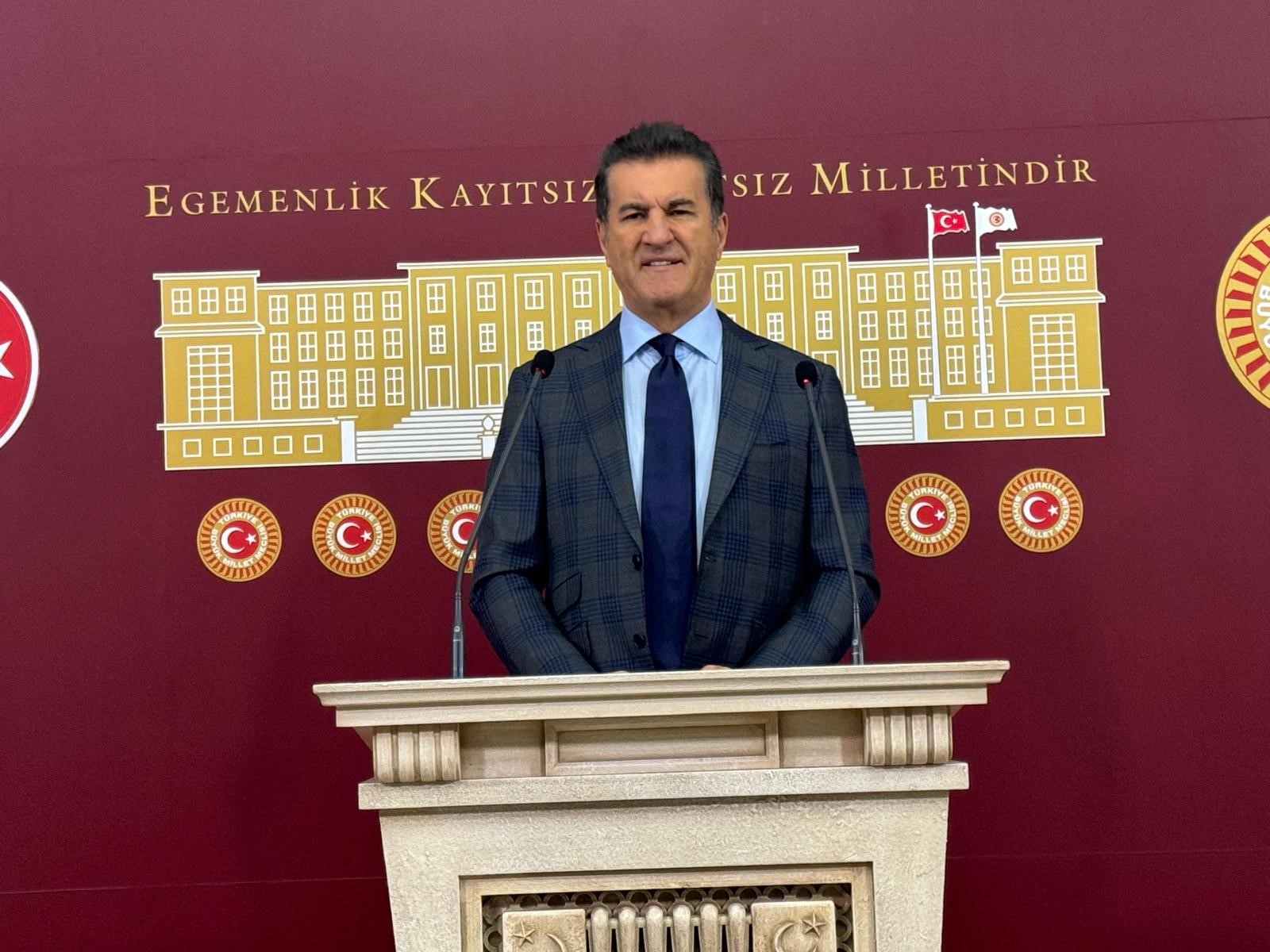 CHP’nin 39. Olağan Kurultayını değerlendiren Mustafa Sarıgül, partisinin yeni tüzük,