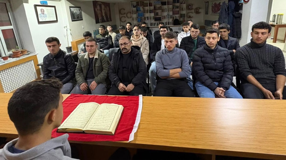 Ülkü Ocakları Erzincan İl Başkanlığı, gençlerin hem tarihi köklerini anlamalarına
