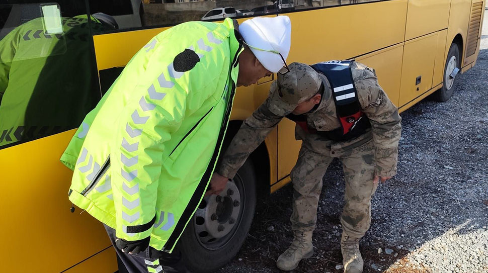 Üzümlü’de, öğrencilerin güvenli okul ulaşımını sağlamak amacıyla Üzümlü Belediyesi Zabıta