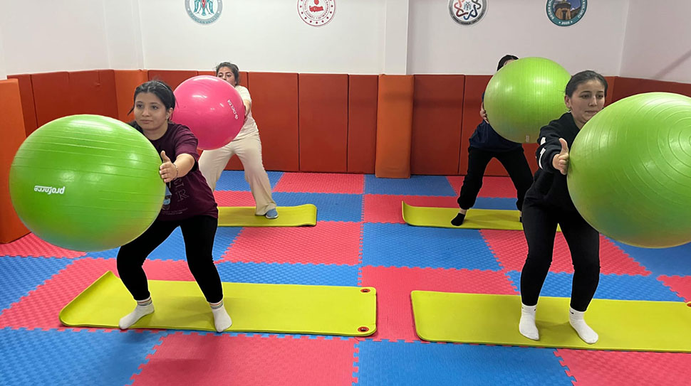 Tercan İlçe Halk Eğitim Merkezi Müdürlüğünün kadınlar için açtığı ücretsiz