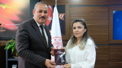 “Bir Asrın Öyküsü” yarışmasında Türkiye birincisi olan Erzincan Gençlik Merkezi