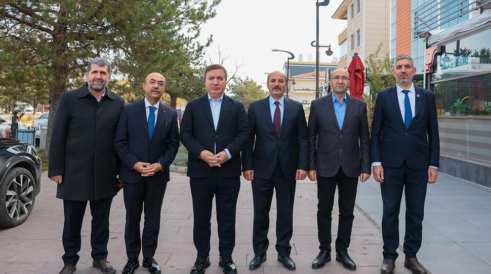 Erzincan Valisi Hamza Aydoğdu, eğitim sendikalarının temsilcileriyle bir araya gelerek