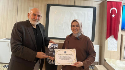 Türkiye Yazarlar Birliği Erzincan Şubesi’nin düzenlediği programda konuşan Doç. Dr.