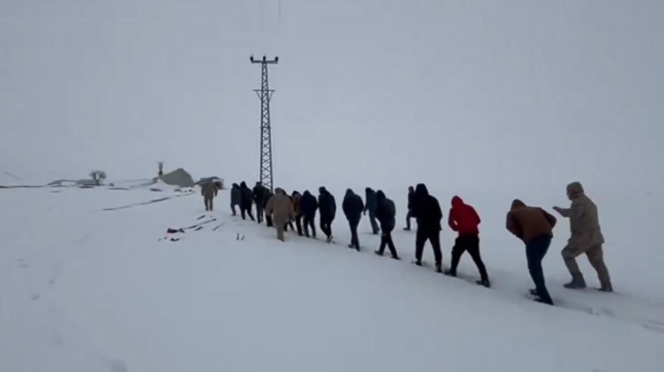 Jandarma ekiplerinin havadan ve karadan yürüttüğü titiz çalışmalarda, Sivas’ın da