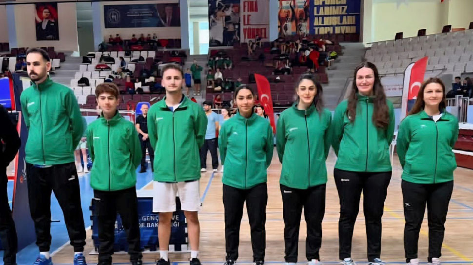 Hatay’da düzenlenen Badminton 1. Ligi’ne yükselme müsabakalarında 17 ili geride