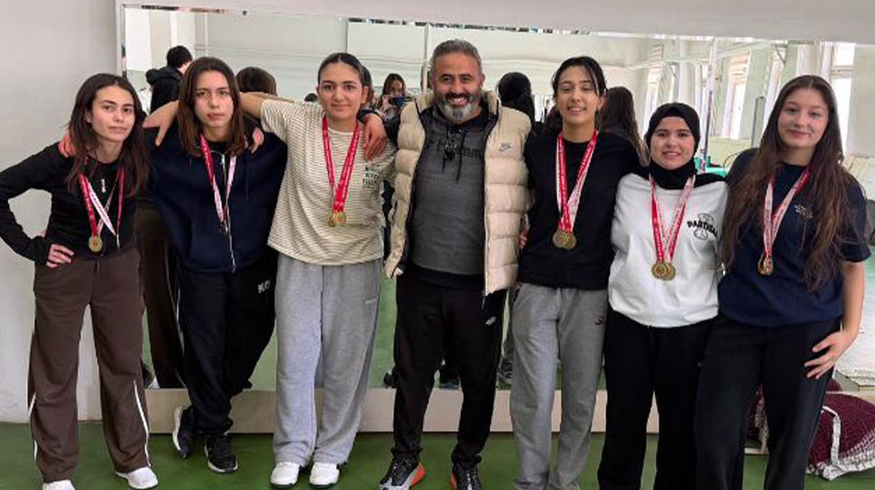 Erzincan Fen Lisesi, okul sporları kapsamında düzenlenen Liseler Arası B