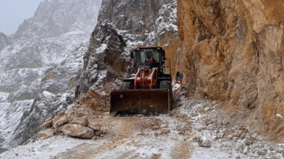 Dünyanın en zorlu yolları arasında gösterilen tarihi Kemaliye Taş Yolu