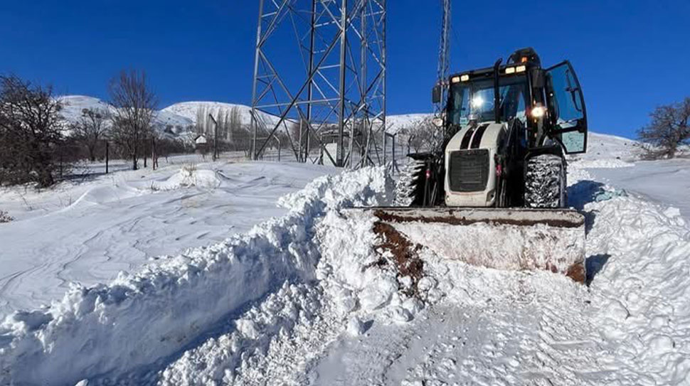 Erzincan’da kar ve tipi nedeniyle il genelinde 503 köy yolu