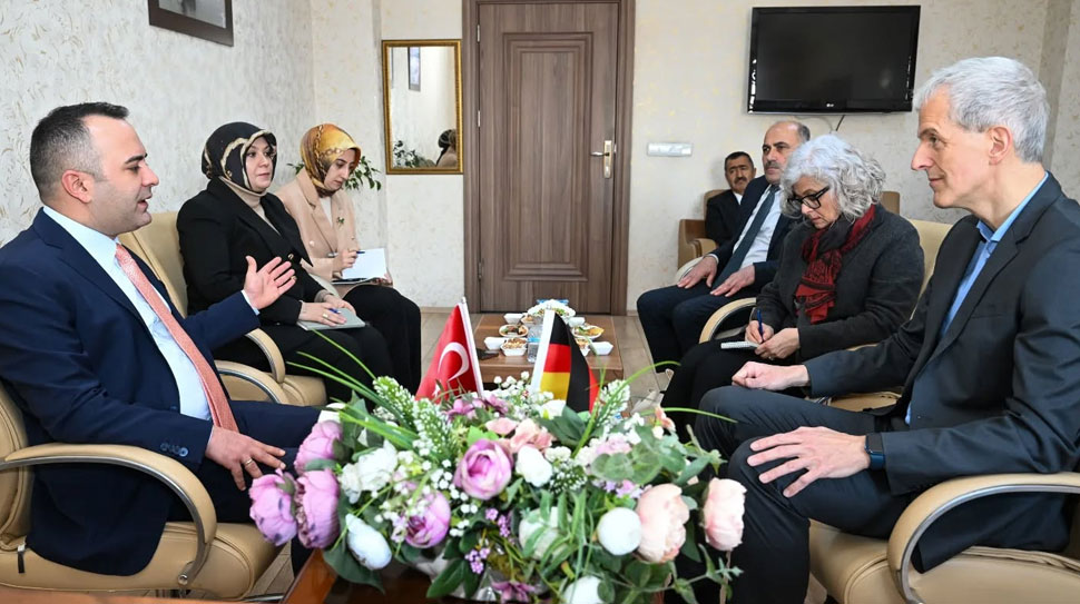 Almanya Federal Cumhuriyeti Büyükelçiliği Elçisi Stefan Bredohl, Erzurum Valiliği’ni ziyaret