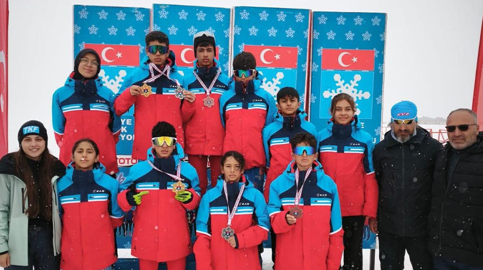 Kış sporlarının parlayan yıldızı Erzincan, kayaklı koşu branşında elde ettiği