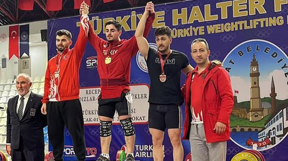 Tokat’ta düzenlenen Büyükler Ferdi Türkiye Halter Şampiyonası, Türkiye’nin dört bir