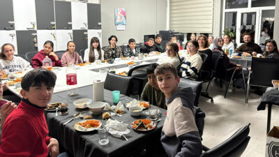 Üzümlü Ortaokulunda LGS sınavına hazırlanan 8. sınıf öğrencileriyle öğretmenler iftar