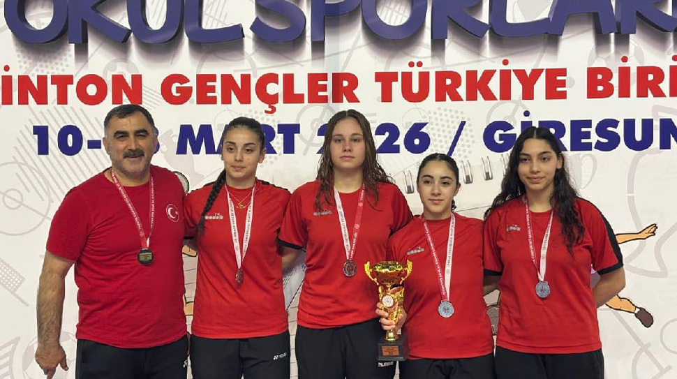 Giresun’da düzenlenen Okul Sporları Badminton Türkiye Şampiyonası’na Erzincan damga vurdu.