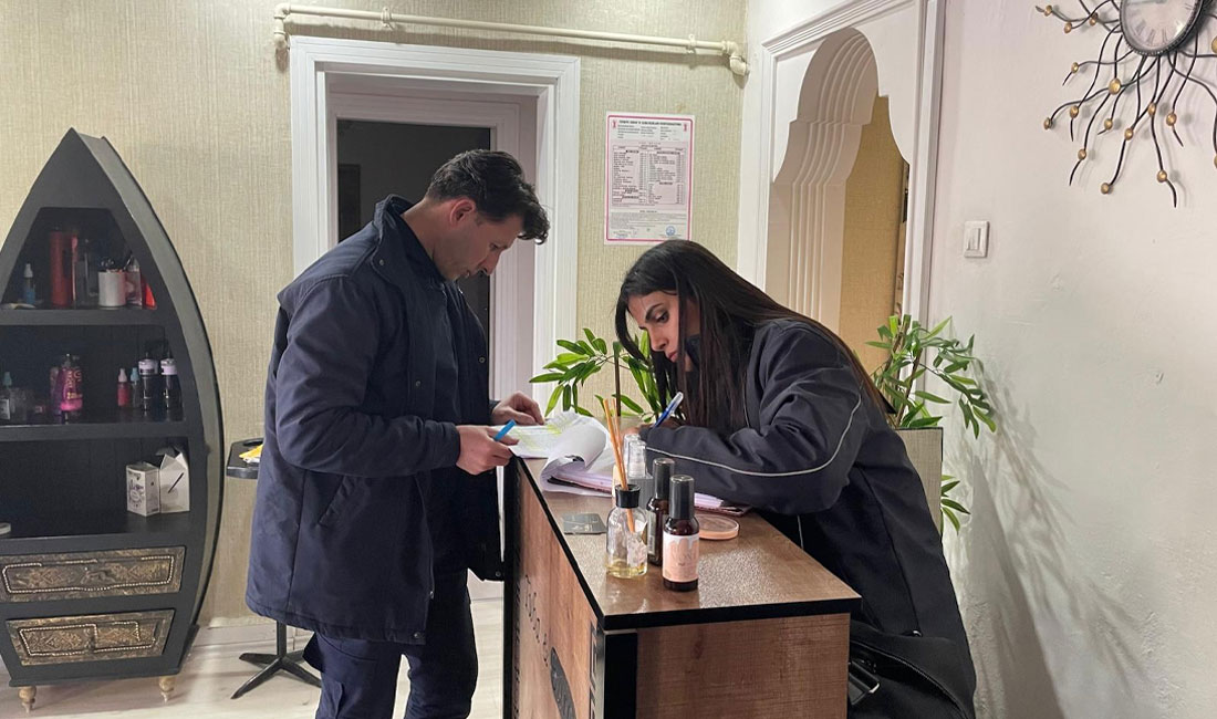 Erzincan Belediyesi Zabıta Müdürlüğü ekipleri, halk sağlığını korumak ve hizmet