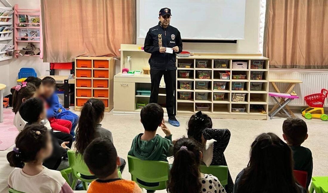 Erzincan İl Emniyet Müdürlüğü, dijital dünyanın risklerine karşı toplumun her