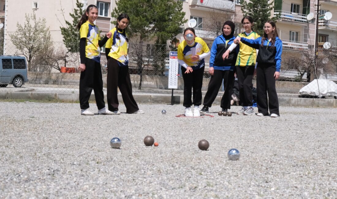 Erzincan’da okul sporları kapsamında düzenlenen Bocce Yıldızlar İl Birinciliği Müsabakaları,