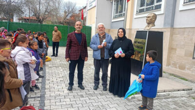 Erzincan Mehmet Akif Ersoy İlkokulu’nda geçtiğimiz yıl başlatılan “Veliler Kitap