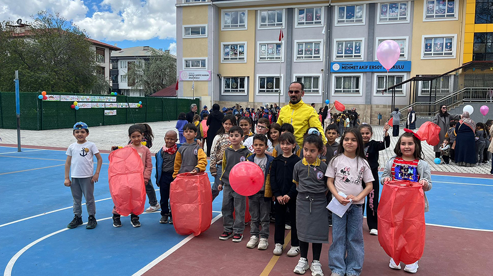 Erzincan Mehmet Akif Ersoy İlkokulu’nda anlamlı bir etkinlik gerçekleştirildi. Minik