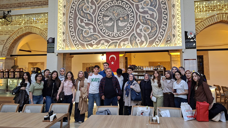 Erzincan Fen Lisesince düzenlenen tarih ve kültür gezisi kapsamında öğrenciler,