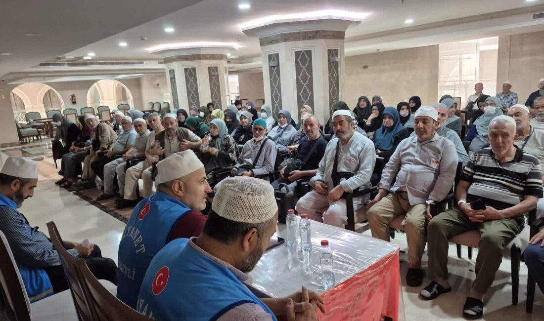 Kutsal topraklarda hac ibadetini yerine getiren Erzincanlı hacı adayları için