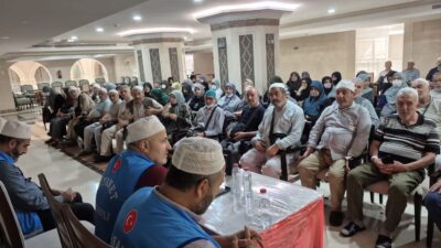 Kutsal topraklarda hac ibadetini yerine getiren Erzincanlı hacı adayları için