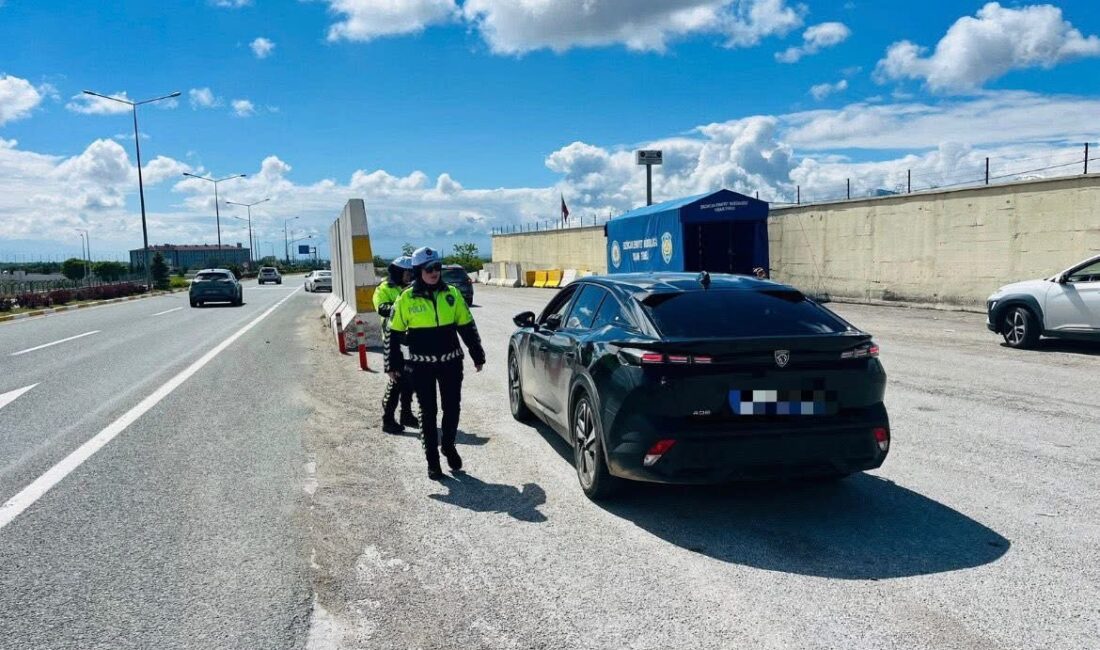 Erzincan’da&nbsp;Kurban Bayramı tedbirleri kapsamında&nbsp;şehirlerarası yolcu taşımacılığında güvenliğin sağlanması amacıyla trafik