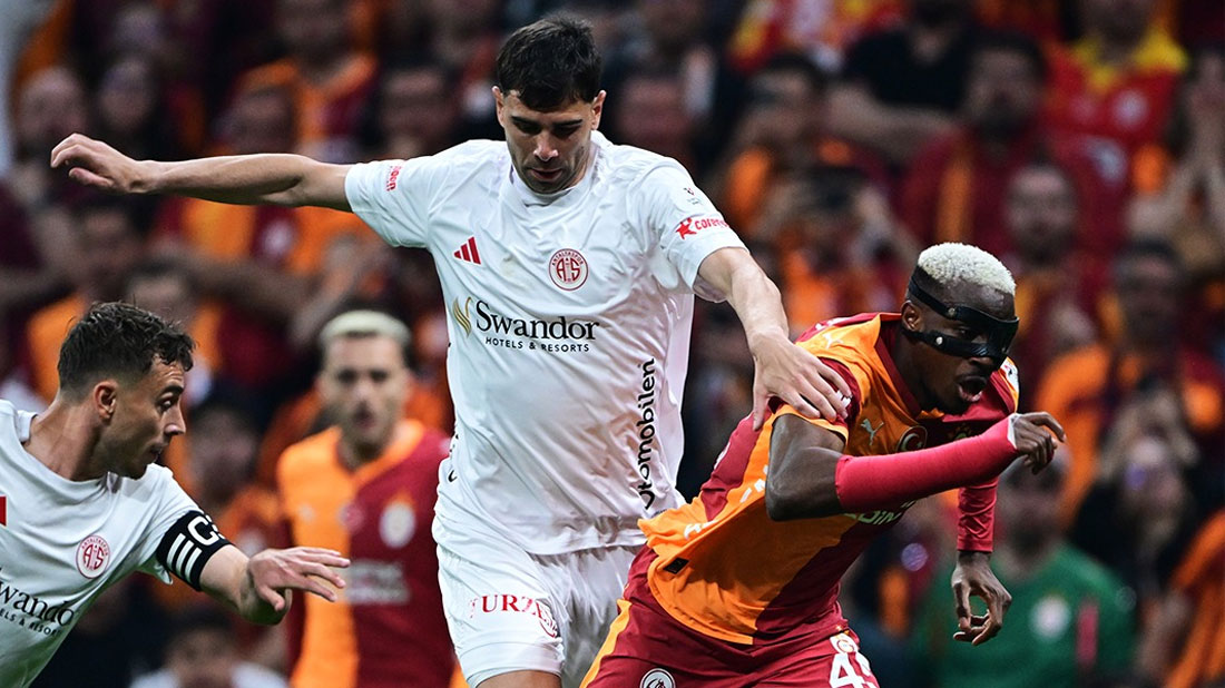 Süper Lig’in 33. haftasında Antalyaspor’u konuk eden Galatasaray, geriye düştüğü