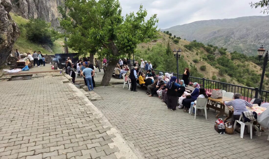 Erzincan’ın tarihi ve doğal güzellikleriyle ünlü Kemaliye ilçesinde, asırlardır sürdürülen