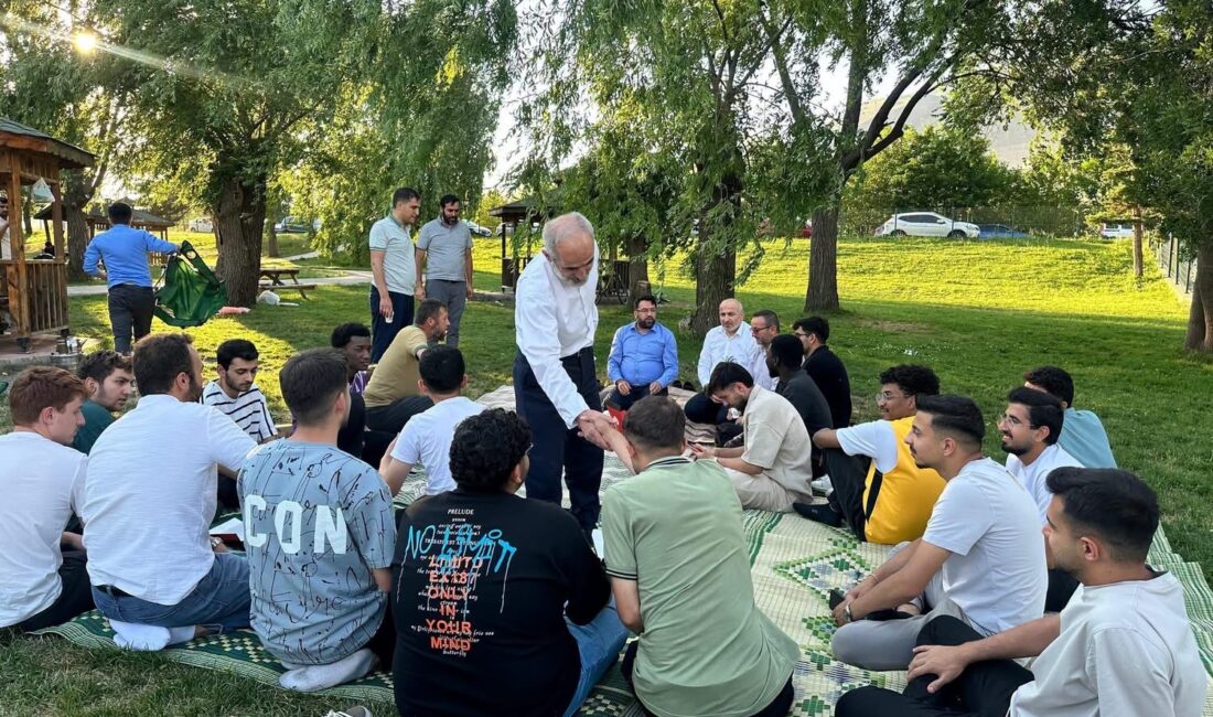 Erzincan’da yükseköğrenim gören öğrencilere yönelik sosyal ve manevi etkinlik düzenlendi.