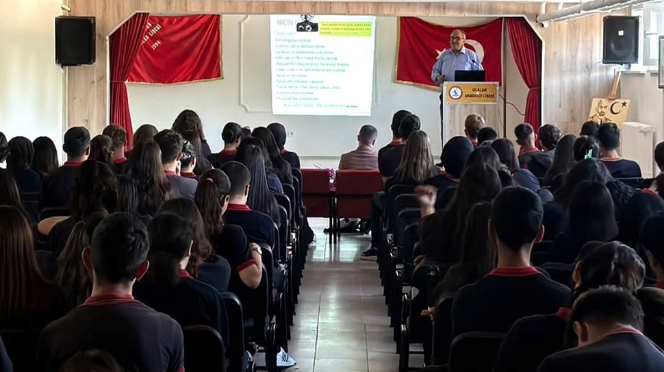 Ulalar Anadolu Lisesi’nde düzenlenen Değerler Eğitimi programında EBYÜ İlahiyat Fakültesi