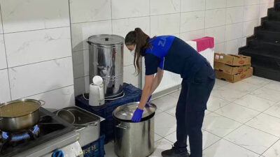 Erzincan Belediyesi Zabıta Müdürlüğü ekipleri, kent genelinde restoranlara yönelik denetimlerini