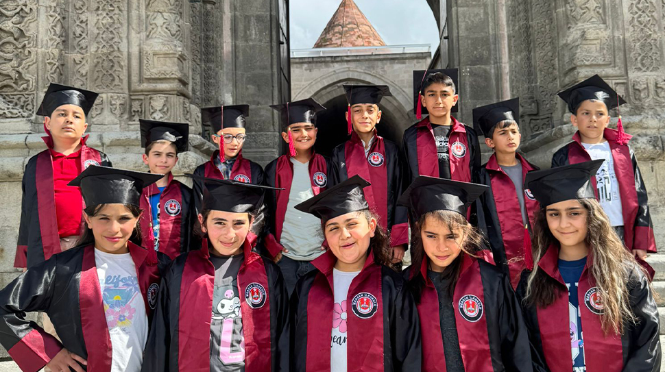 Tercan Atatürk İlkokulu 4. sınıf öğrencileri, düzenlenen unutulmaz Erzurum gezisiyle