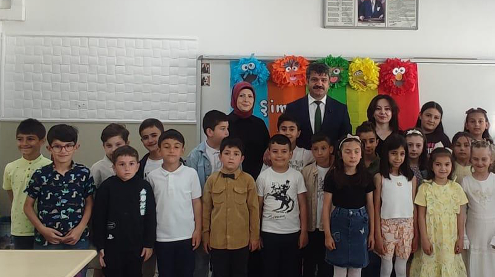 &nbsp;Refahiye Belediye Başkanı Fatih Kök, Gürsel-Nezahat Çeçen İlkokulu’nda düzenlenen karne