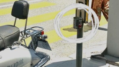 Erzincan kent merkezinde bulunan Fevzipaşa Caddesi üzerindeki esnaflar, sokakların temiz