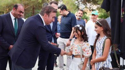 Erzincan’ın Üzümlü ilçesine bağlı Altınbaşak beldesinde, toprağın bereketini ve kadim