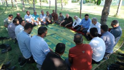 Erzincan’da din görevlileriyle doğayla iç içe bir araya gelen Diyanet
