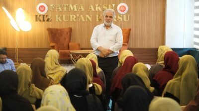 Diyanet İşleri Başkanlığı Başkanlık Müşaviri Doç. Dr. Burhan İşliyen, kentteki
