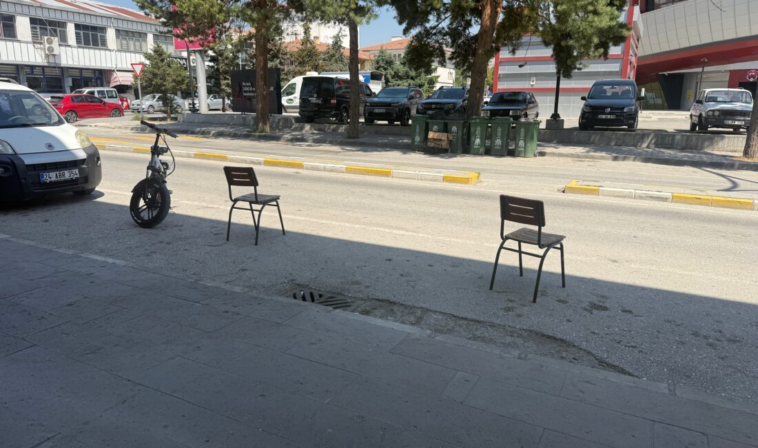 Erzincan’da yaz mevsimiyle birlikte artan araç yoğunluğu otopark sorununa yol