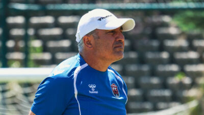 Erzincanspor Teknik Direktörü Mustafa Sarıgül, yeni sezon öncesi Erzurum kampında